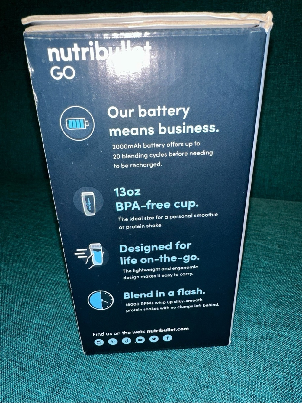 NutriBullet Go PORTABLE High Speed Blender with 13oz Cup Lid And Lid Strap NIB - Picture 2 of 5